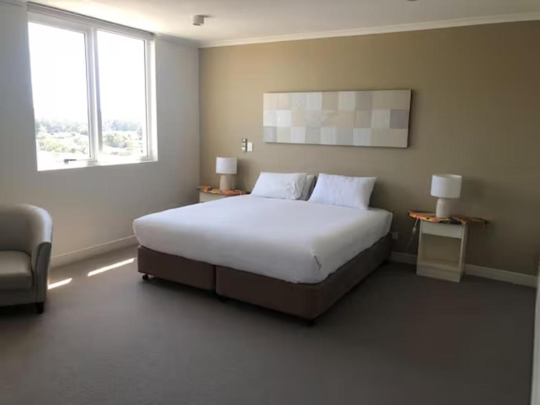 Base Holidays - Ettalong Beach Premium Apartments Exterior photo