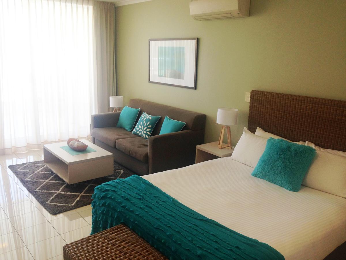 Base Holidays - Ettalong Beach Premium Apartments Exterior photo