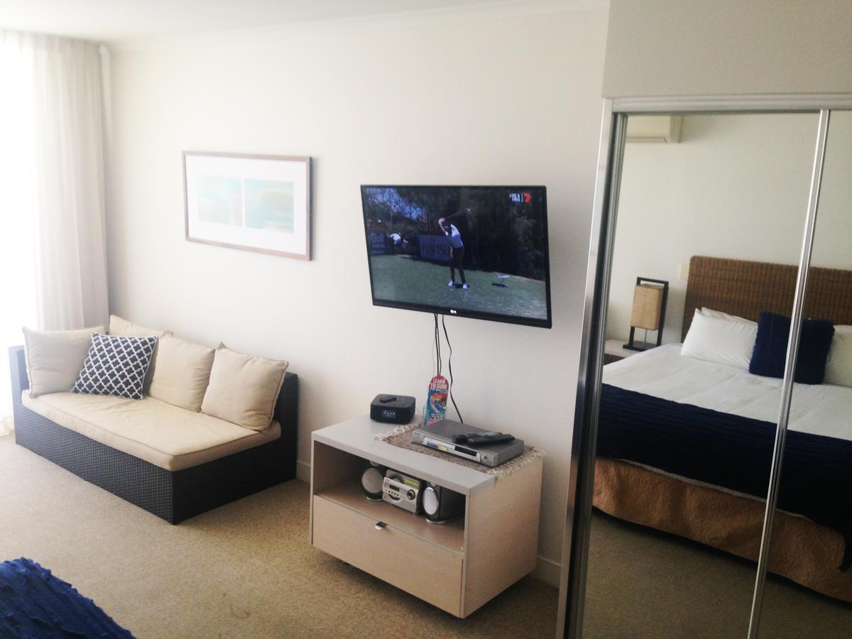 Base Holidays - Ettalong Beach Premium Apartments Exterior photo