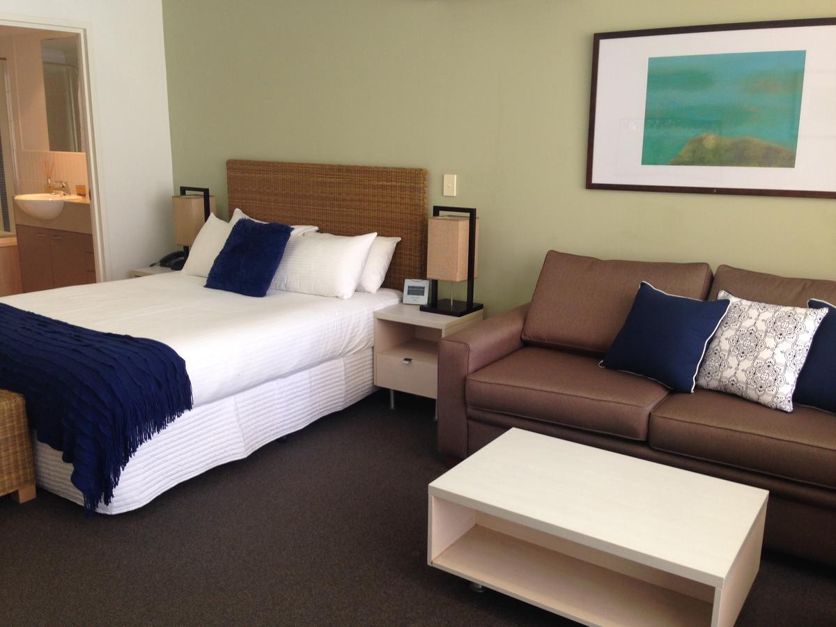 Base Holidays - Ettalong Beach Premium Apartments Exterior photo
