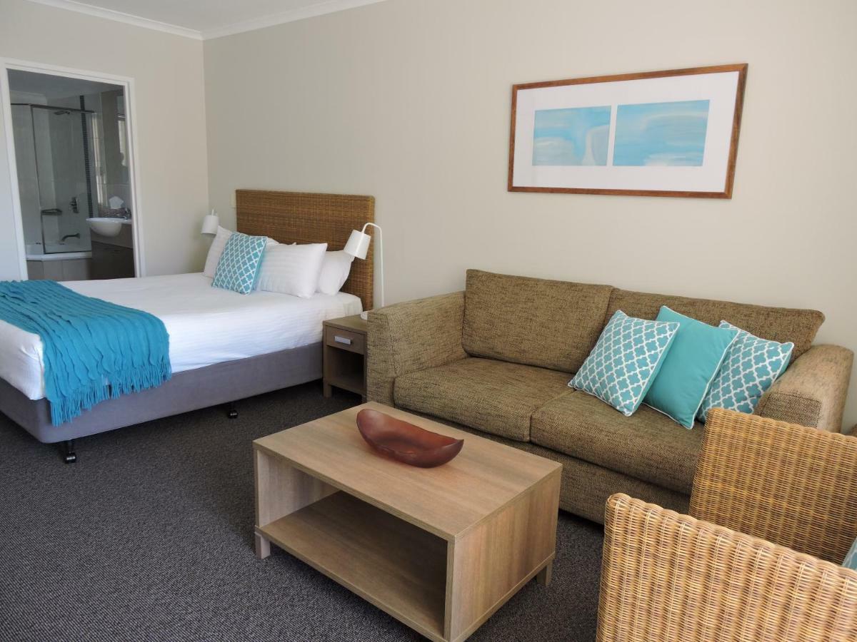 Base Holidays - Ettalong Beach Premium Apartments Exterior photo